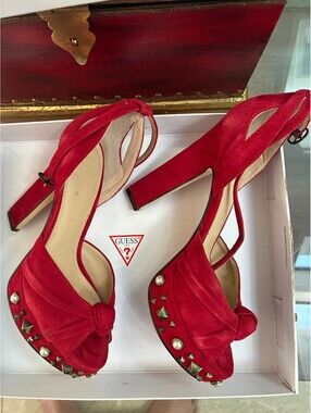 Guess  Kenzie2 Open Toe Ankle Strap Classic Pumps sz 6.5M Red Studded Platform